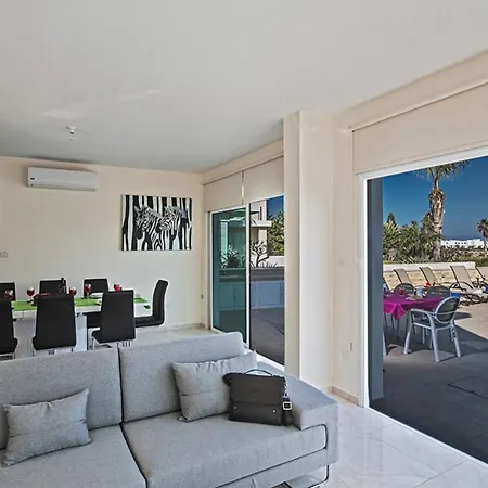 Villa Four Bedrooms 1268 Protaras