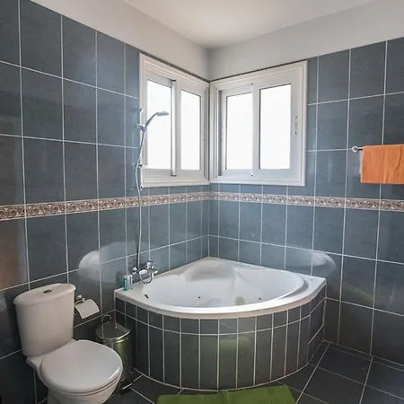 Four Bedrooms 1268