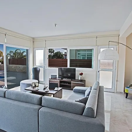 Villa Four Bedrooms 1268 Protaras